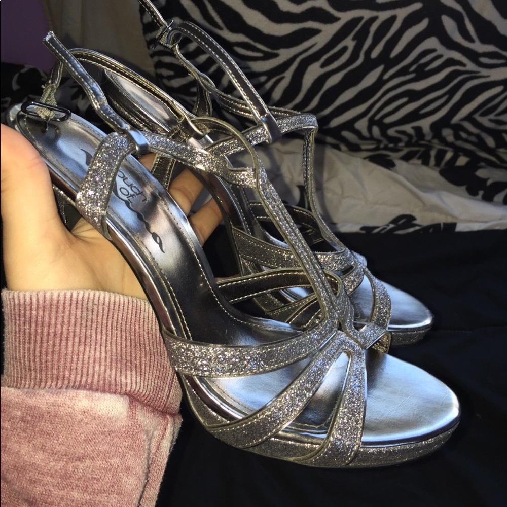 Touch of Nina Strapped Glittery Heals
